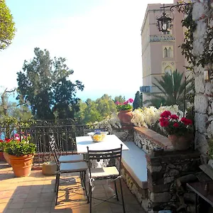 casa-oasi.taorminaitalyhotels.com/